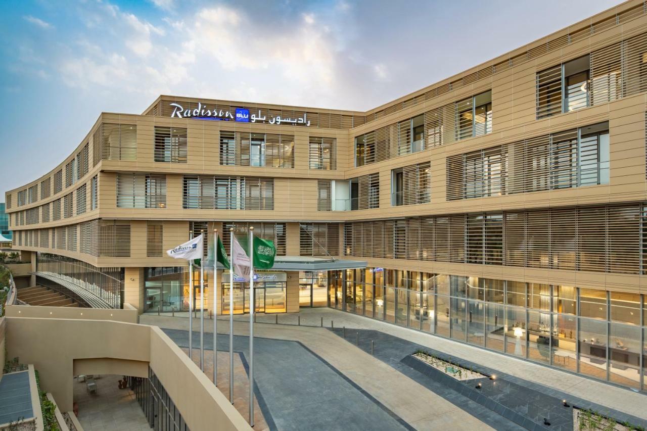 Radisson Blu Hotel & Residence, Riyadh Diplomatic Quarter מראה חיצוני תמונה